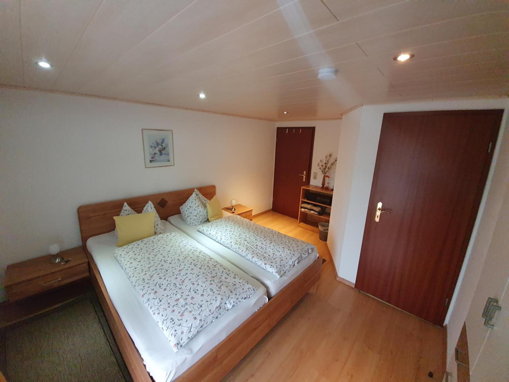 Cafe & Pension Carmen บรอทเทอร์โรเดอ ภายนอก รูปภาพ
